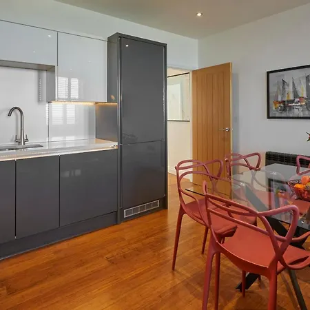 公寓 Host & - Number At Carlill