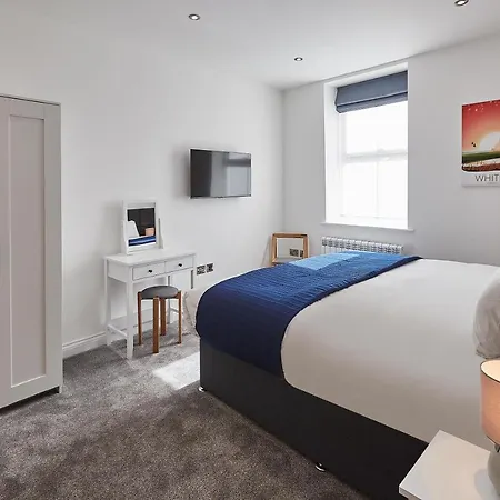 公寓 Host & - Number At Carlill 惠特比